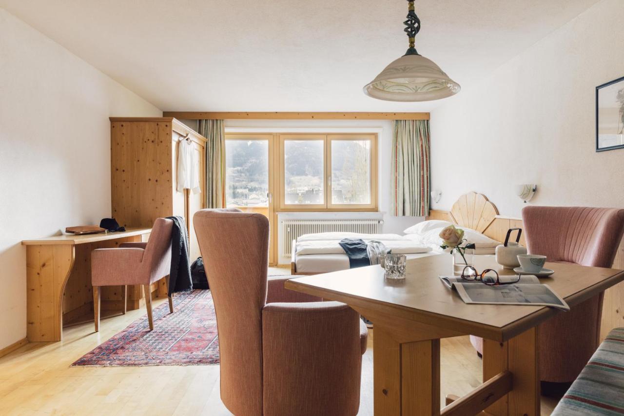 Hotel Jägerhof Zams Exteriör bild
