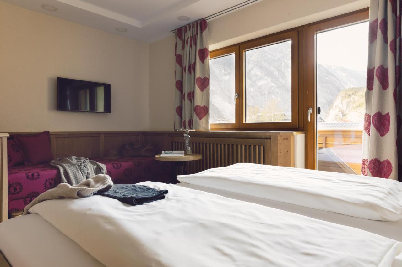 Hotel Jägerhof Zams Exteriör bild