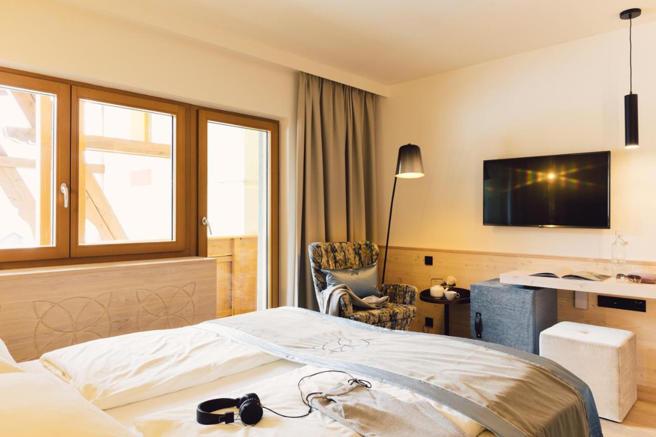 Hotel Jägerhof Zams Exteriör bild