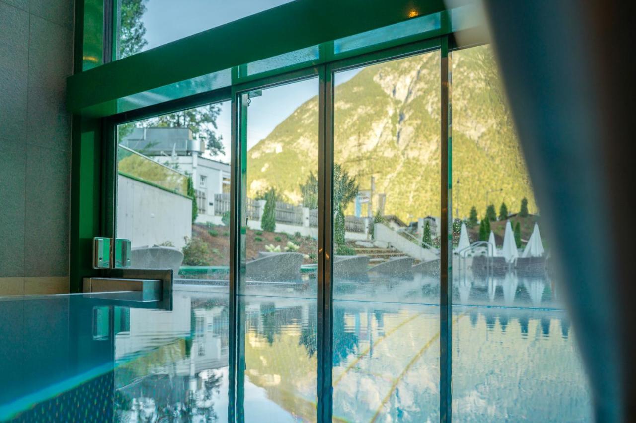 Hotel Jägerhof Zams Exteriör bild